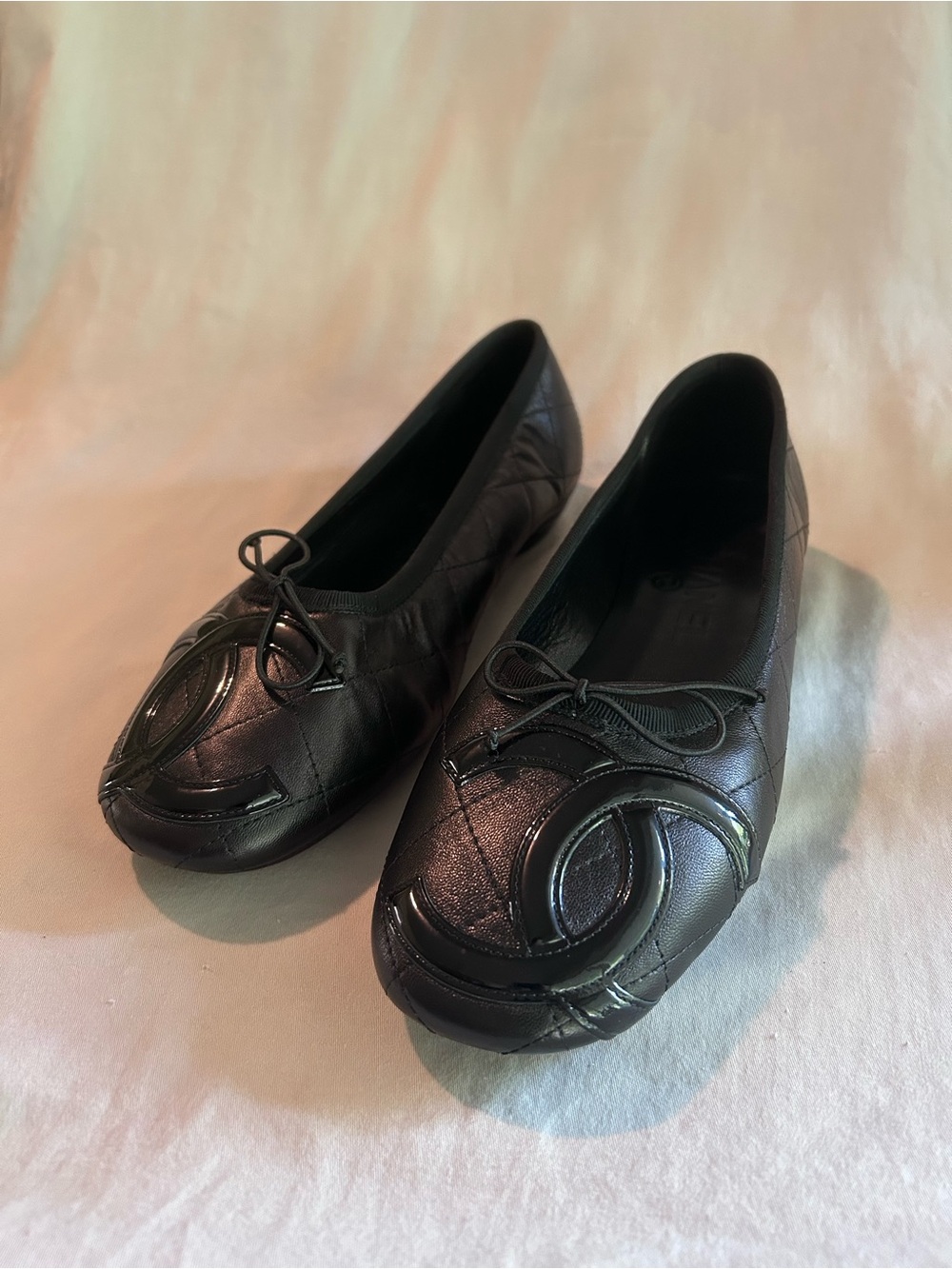 Authentic CHANEL Quilted Lambskin CC Logo Ballet Flats - Picture 3 of 9